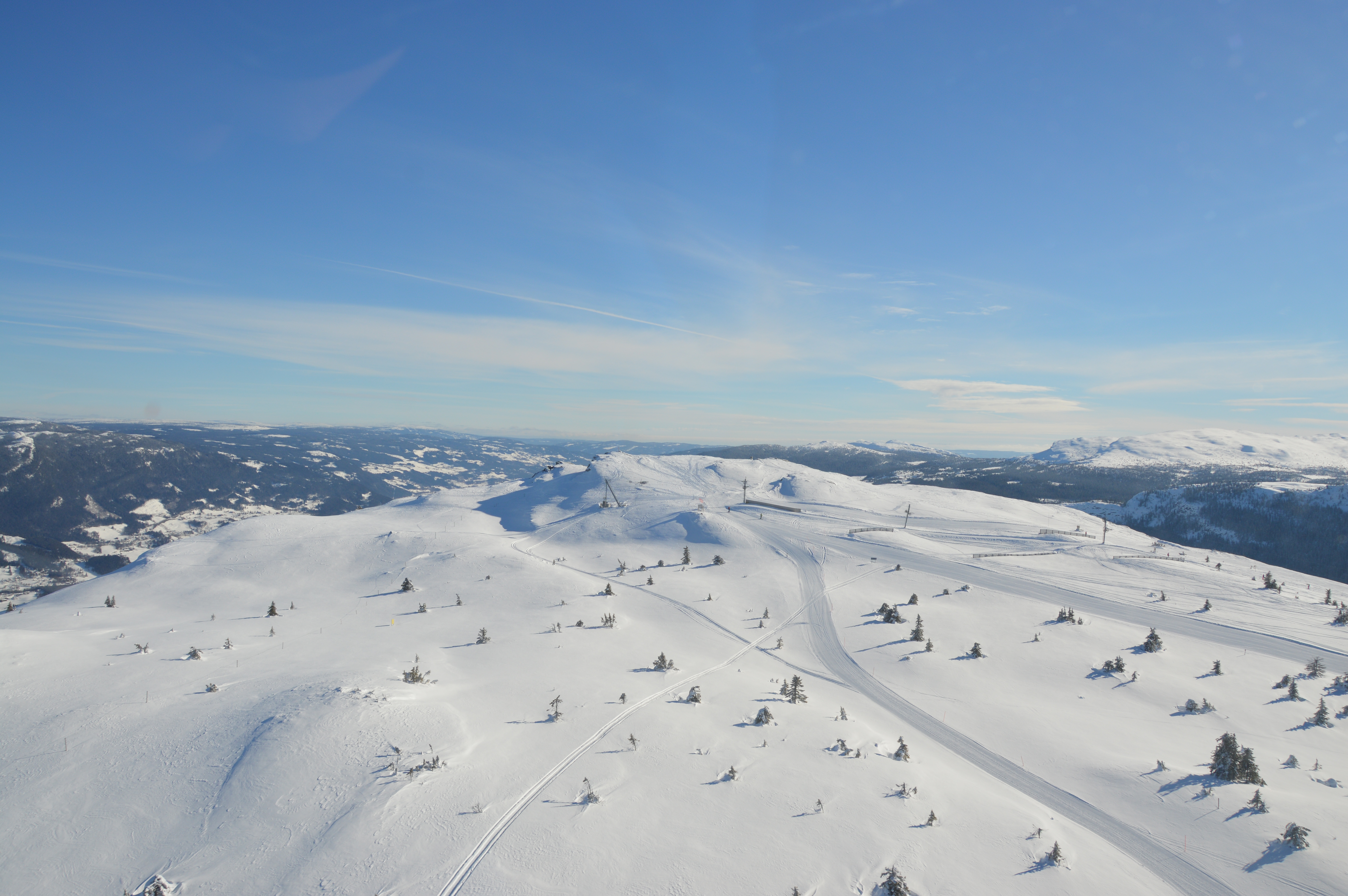 Kvifjell Alpinanlegg sett fra drone.